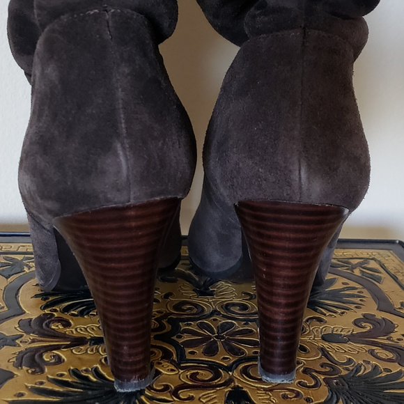 Nine West Chocolate Brown Lux Suede boots Size 8.5 EUC - Picture 6 of 8